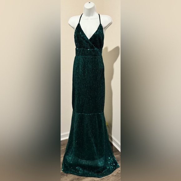 Club L London Dresses & Skirts - Club L London Emerald Green Sequin Maxi Dress